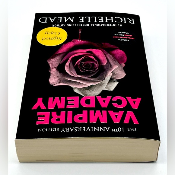 NEW Signed 10th Anniversary Edition of Vampire Academy by Richelle Mead - Picture 11 of 15